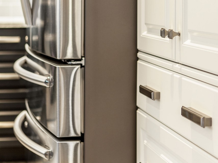 Gold faucet and quartz counter detail